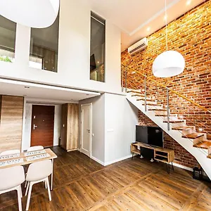 euro-apartments-szafarnia-delux.gdanskhotel.org/